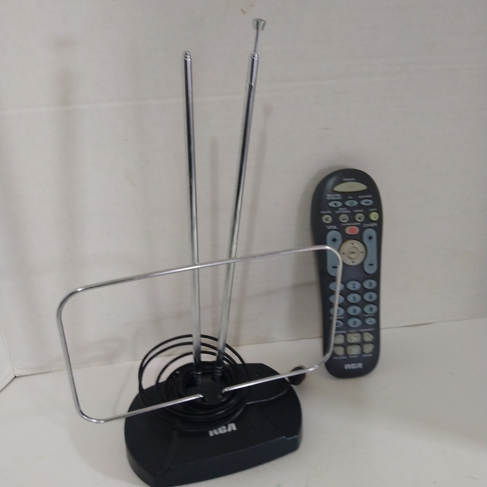 Rca Antenna & Remote Bundle